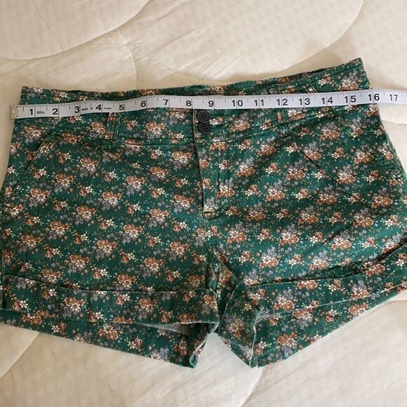 American Rag green floral shorts 9 - Picture 7 of 11